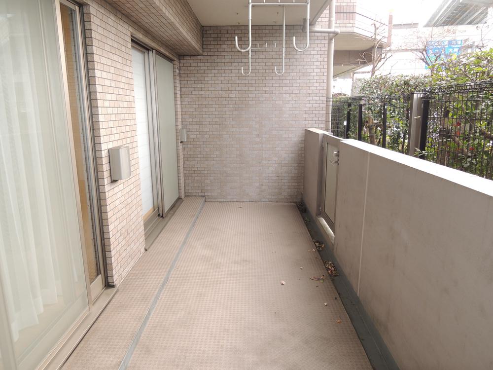 Balcony. Local (12 May 2013) Shooting