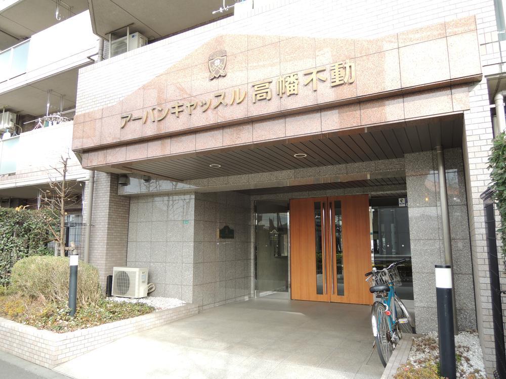 Entrance. Common areas