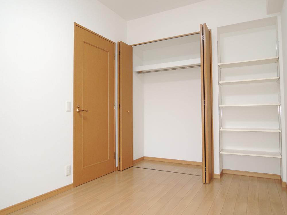 Non-living room. Indoor (12 May 2013) Shooting