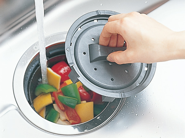 Kitchen.  [Disposer] Crushing the garbage in the kitchen, Adopt a disposer which can be passed in the water. Decomposition in a dedicated processing tank ・ Exhaust purification to the sewer. In addition, since the amount of combustion difficult garbage is reduced, Friendly system for the environment. (Same specifications)