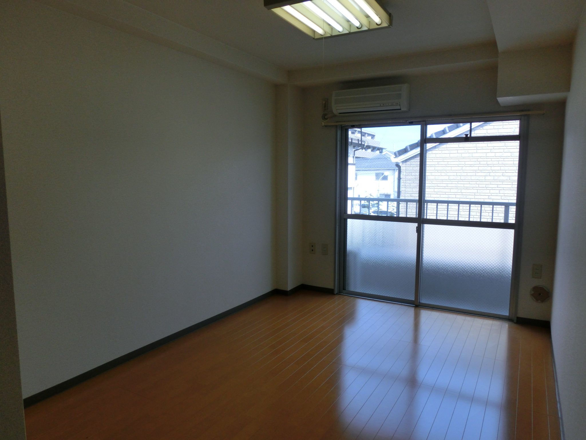 Living and room. Air-conditioned one with