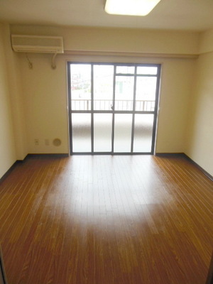 Living and room. It feelings is also bright in the bright living room