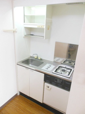 Kitchen. Gas 1-neck + I know with a mini fridge