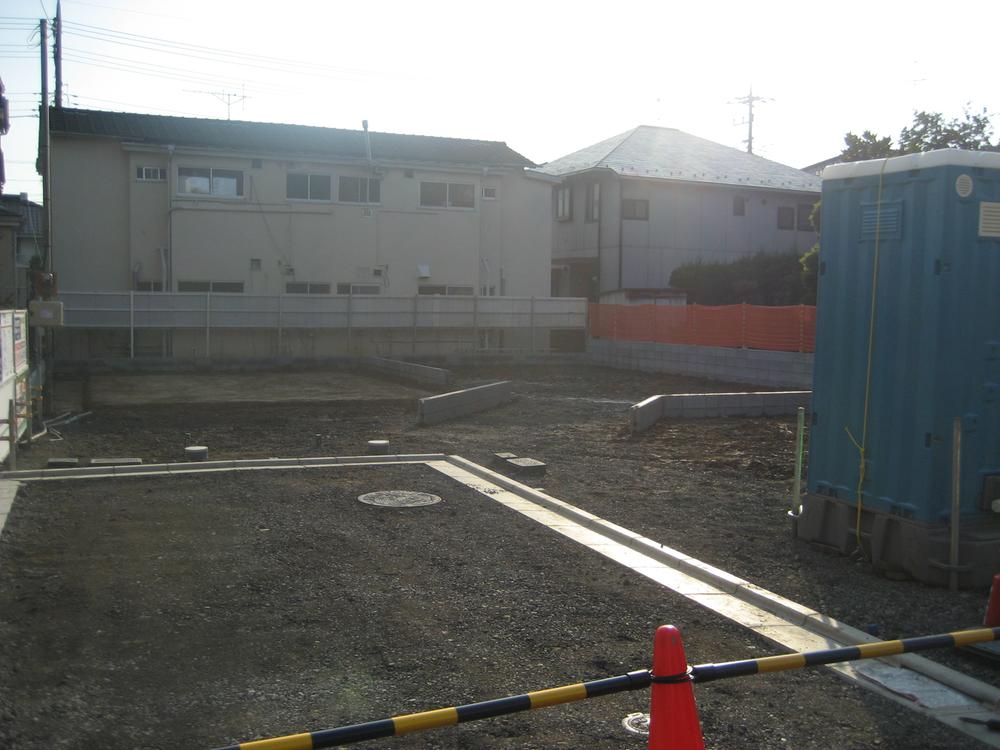 Local photos, including front road. Local Photos