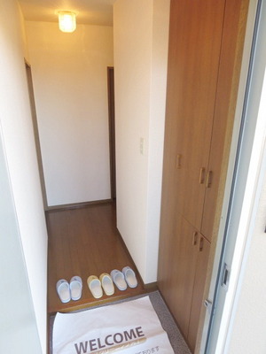 Entrance. Entrance space is here.