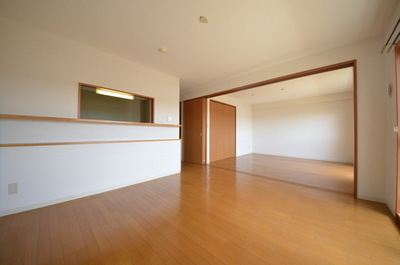 Living and room.  ☆ Spacious living room ☆