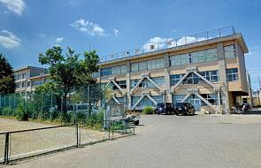 Junior high school. Municipal Nanami until junior high school 1230m