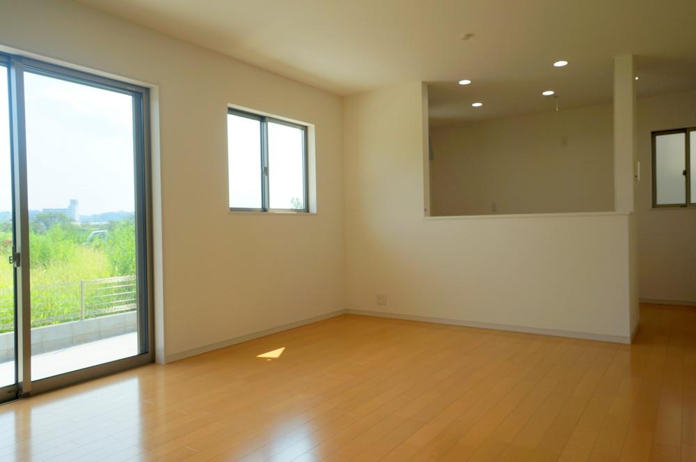 Same specifications photos (living). Same specifications living