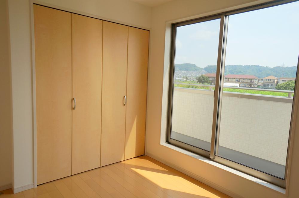 Same specifications photos (Other introspection). Same specifications indoor