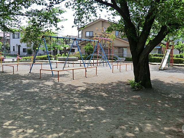 park. 1130m to Yotsuya Shimohigashi park