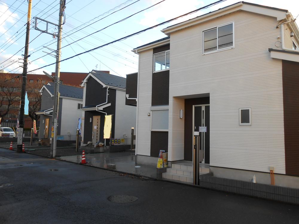 Local appearance photo. Local (12 May 2013) Shooting