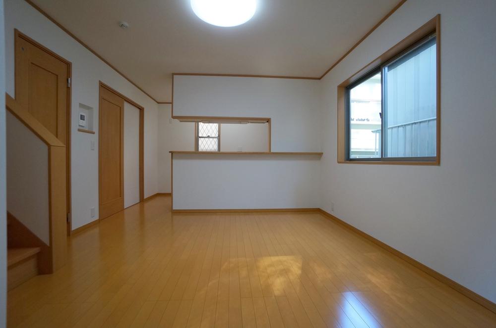 Same specifications photos (living). Example of construction