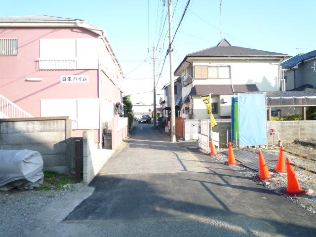 Local photos, including front road. Local (11 May 2013) Shooting