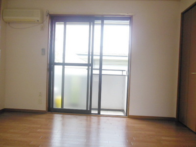 Other room space. Clean room with air conditioning