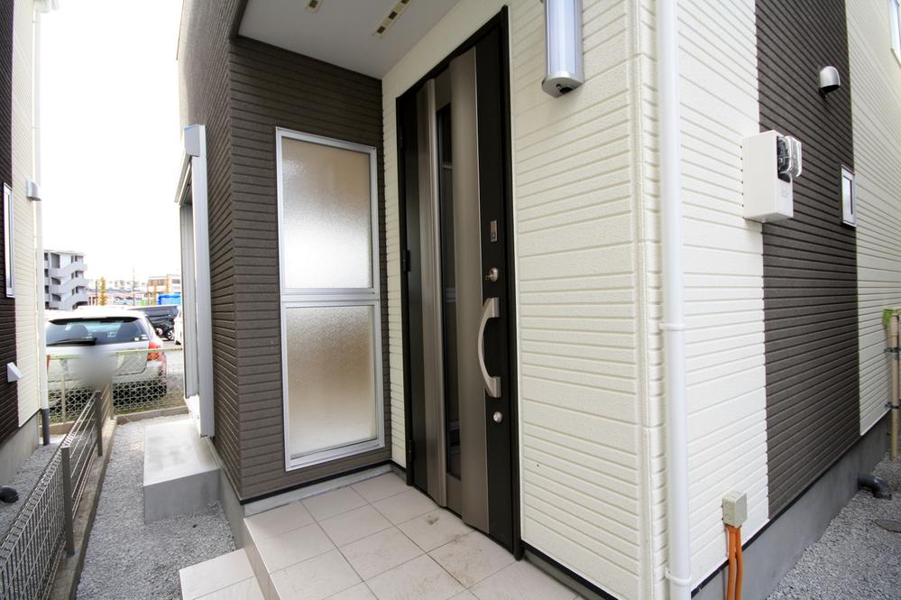 Entrance. Local (12 May 2013) Shooting Building 3