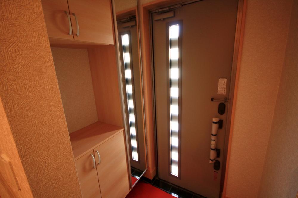 Entrance. Local (12 May 2013) Shooting 4 Building