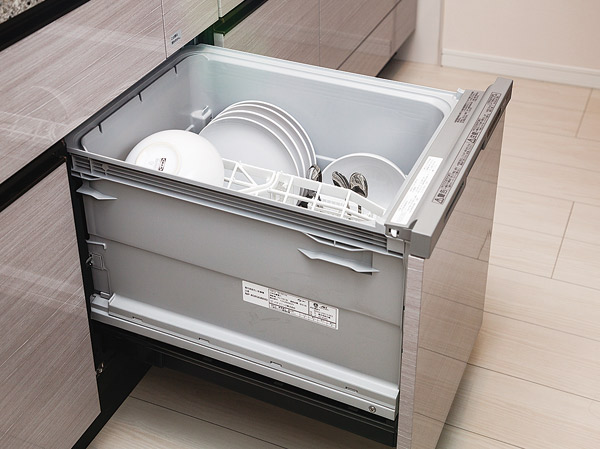 Kitchen.  [Built-in dishwasher] While firmly washed with strong water flow, Hand wash 1 / 7 or less ※ Water conservation was also realized that.  ※ (Company) NEC industry ・ By voluntary standards.