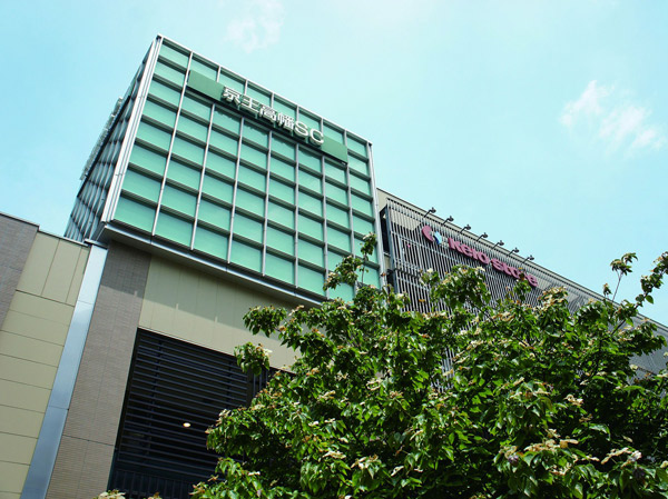 Surrounding environment. Keio Takahata Shopping Center (about 860m ・ 11-minute walk)