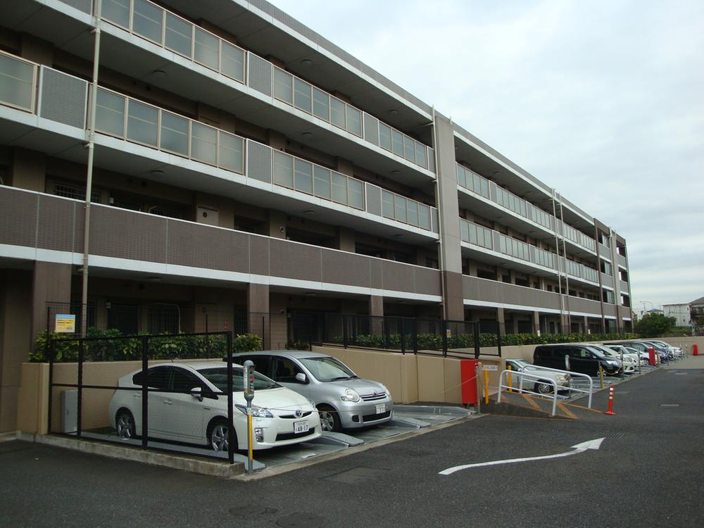 Local appearance photo. Local (10 May 2013) Shooting