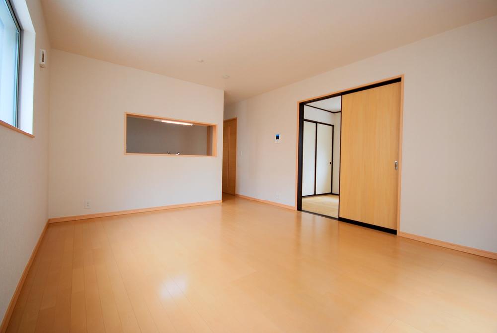 Same specifications photos (living). Example of construction