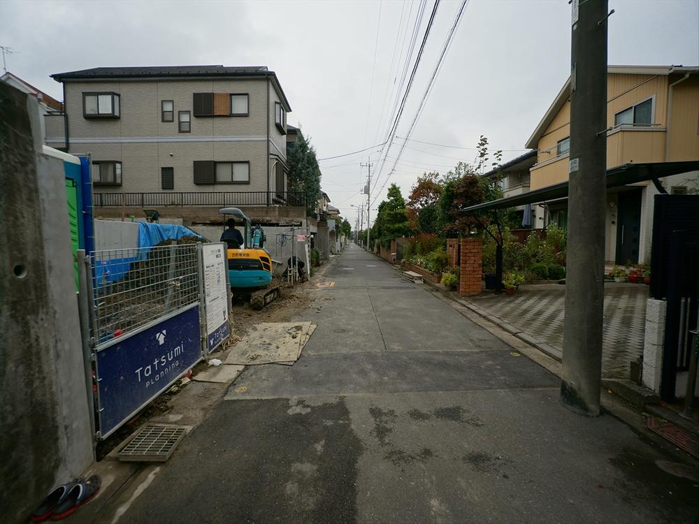 Local photos, including front road. Local (10 May 2013) Shooting