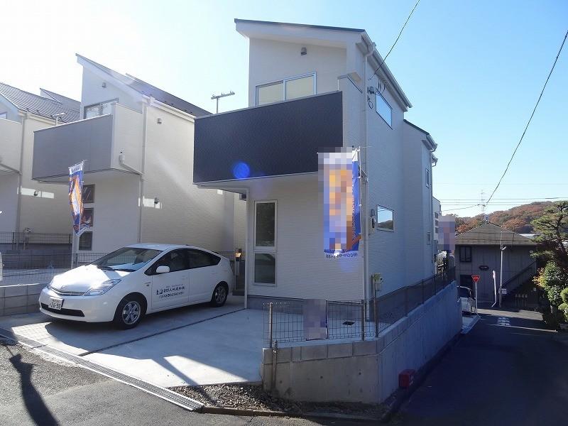 Local appearance photo. A quiet residential area