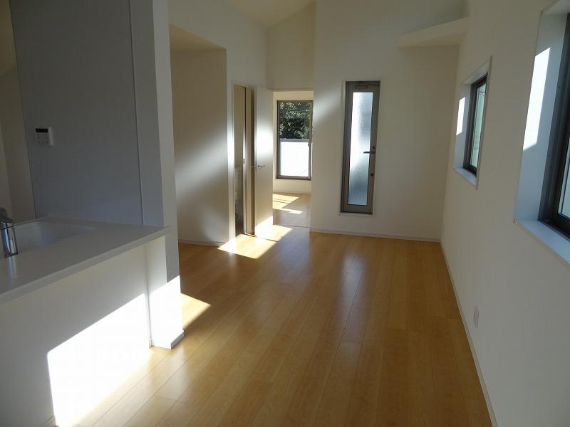 Living. Indoor (12 May 2013) Shooting Building 2