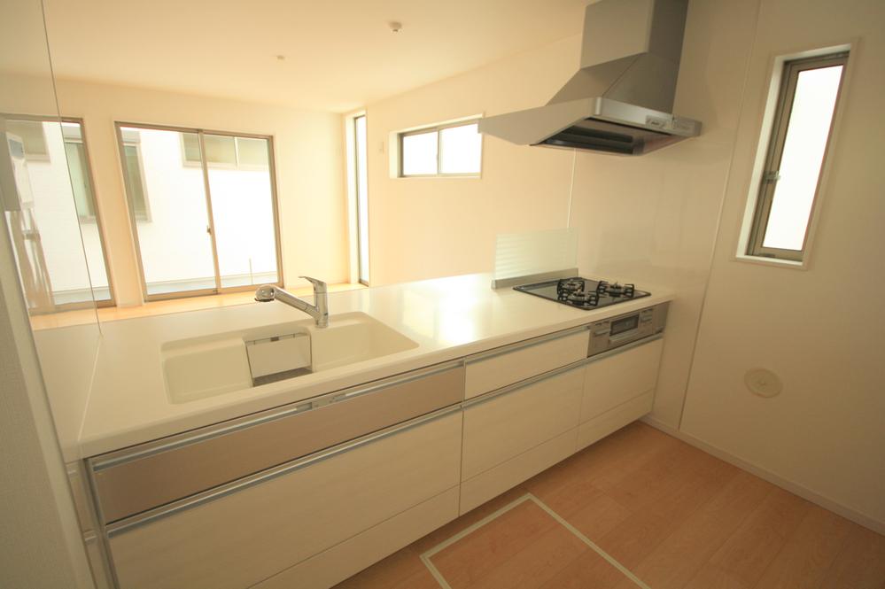 Kitchen. Local (12 May 2013) Shooting