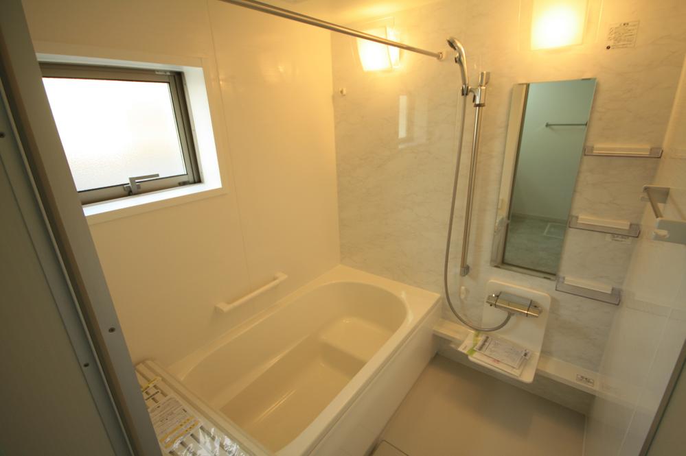 Bathroom. Local (12 May 2013) Shooting