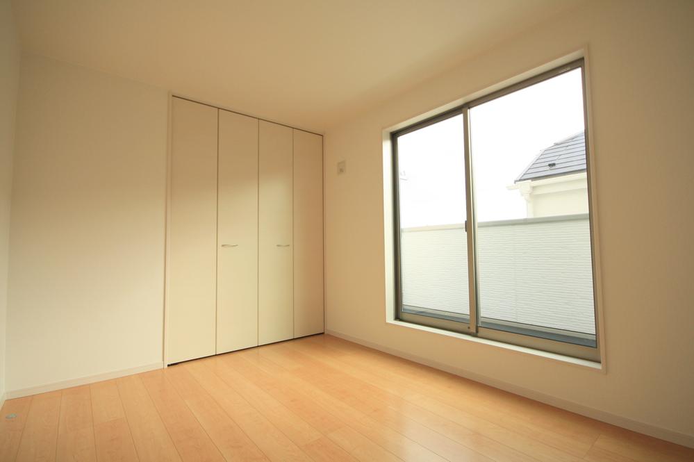 Non-living room. Local (12 May 2013) Shooting