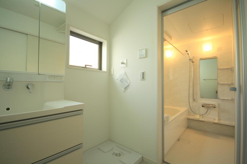 Bathroom. Local (12 May 2013) Shooting