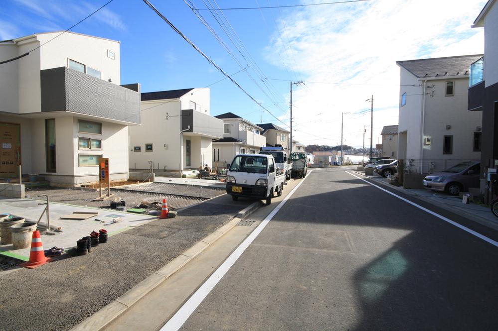 Local photos, including front road. Local Photos