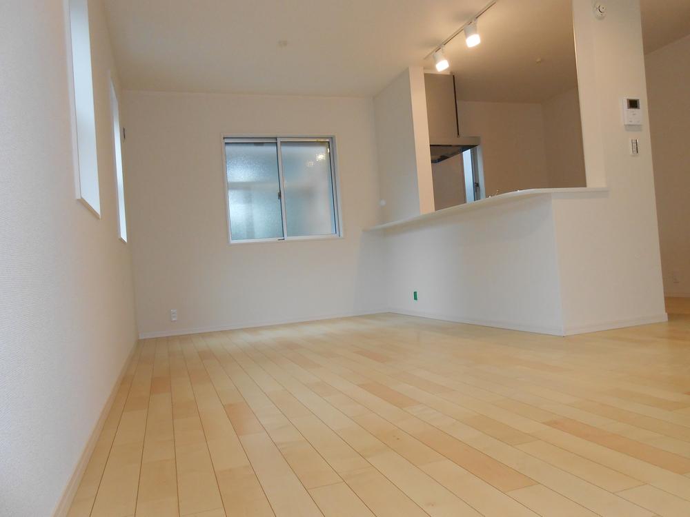 Same specifications photos (living). Same specifications