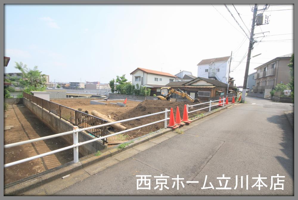 Local photos, including front road. Local (August 2013) Shooting