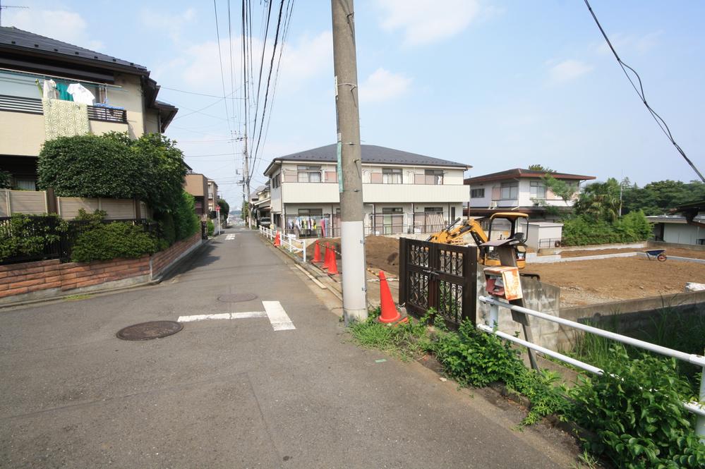 Local photos, including front road. Local (August 2013) Shooting