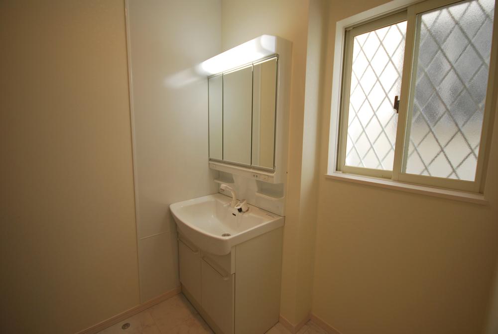 Same specifications photos (Other introspection). Interior construction cases