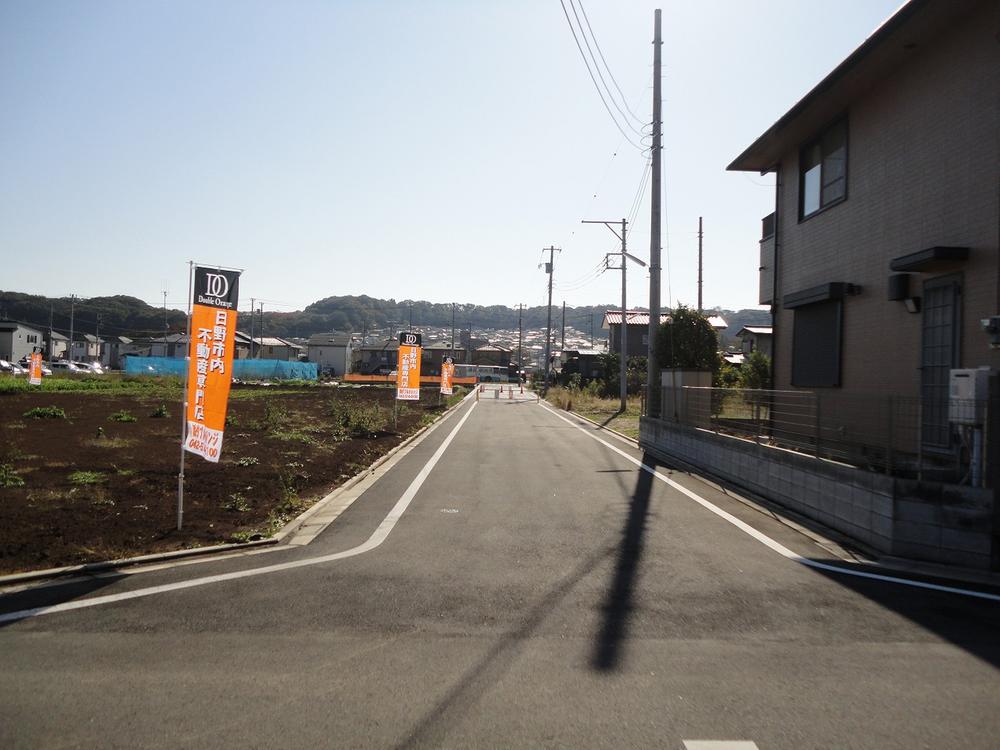 Local photos, including front road. Local (11 May 2013) Shooting