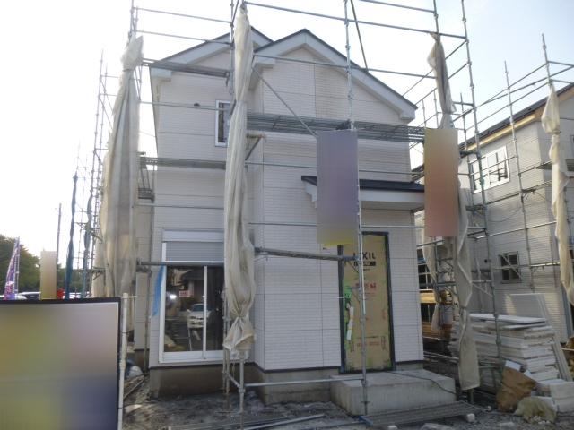 Local appearance photo. 6 Building