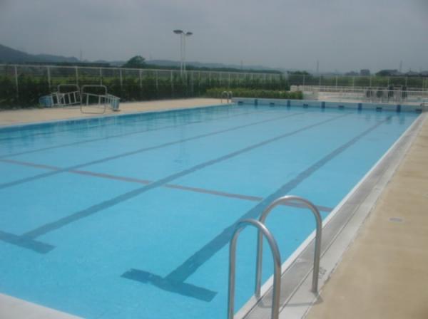 Other Environmental Photo. To other environment photo 200m Hino citizen pool