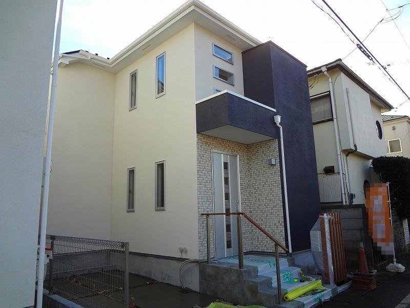 Local appearance photo. Local (12 May 2013) Shooting A Building