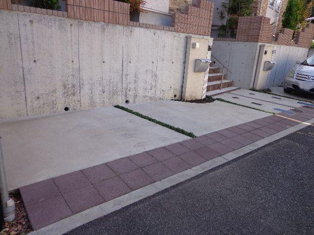 Parking lot. Building 2