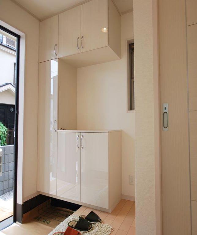 Rendering (introspection). The company construction cases