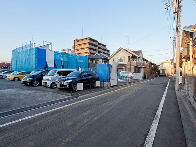 Local photos, including front road. Local (12 May 2013) Shooting