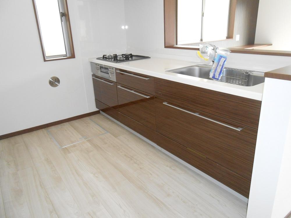 Same specifications photo (kitchen). Indoor (10 May 2013) Shooting