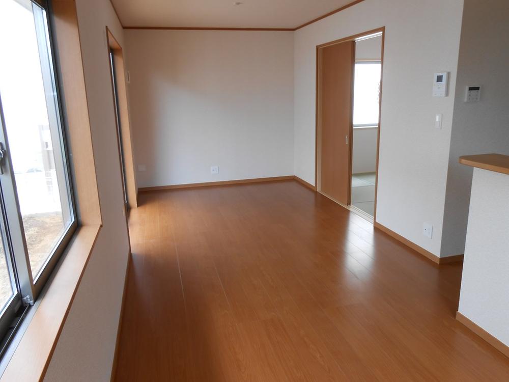 Same specifications photos (living). Same specifications