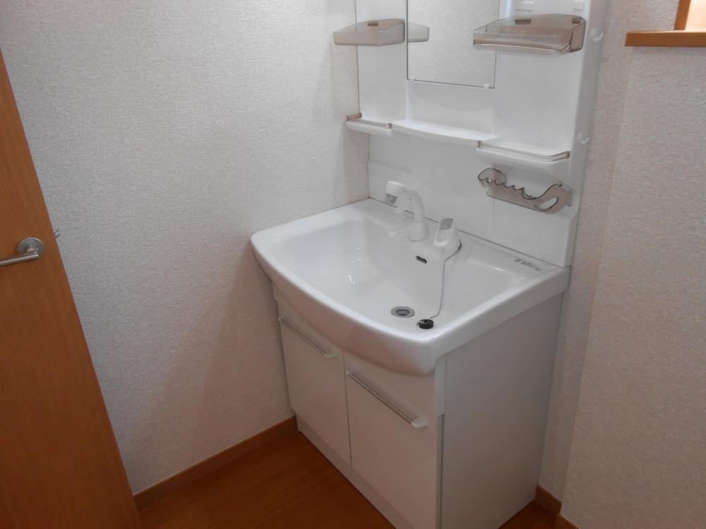 Same specifications photos (Other introspection). Same specifications (vanity)