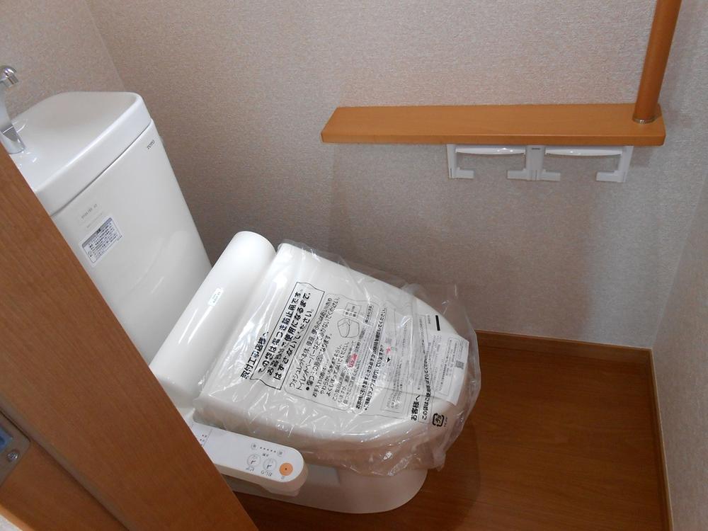 Same specifications photos (Other introspection). Same specifications (toilet)