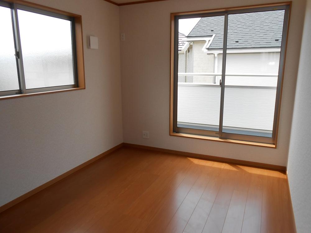 Same specifications photos (Other introspection). Same specifications (Western-style)