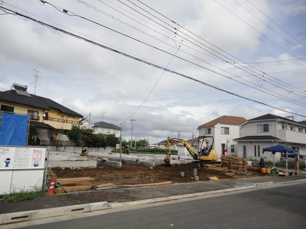 Local appearance photo. Local (09 May 2013) Shooting