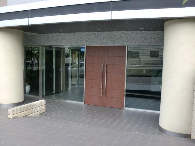 Entrance. Local (September 2013) Shooting